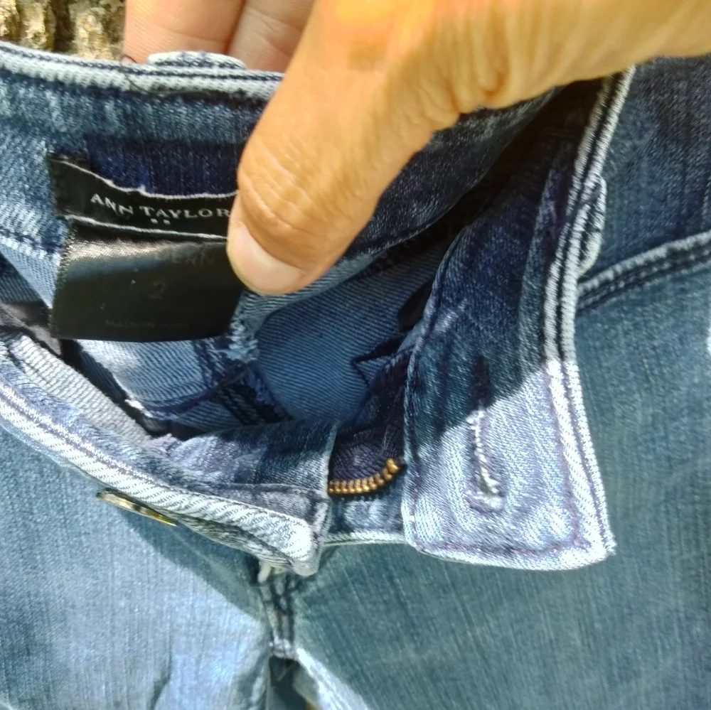 ⬇️Price Drop!⬇️ Ann Taylor Ankle Jean in size 2 - Picture 4 of 4